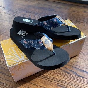 NWT yellowbox firework sandals